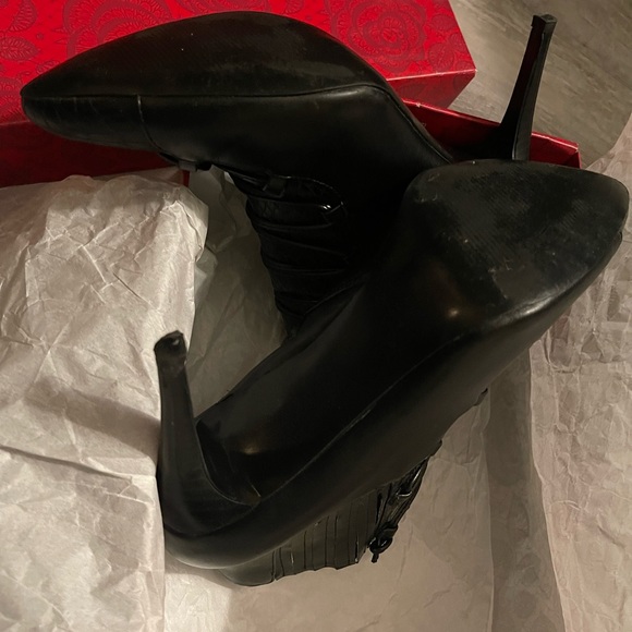 Black heeled booties - Picture 6 of 7